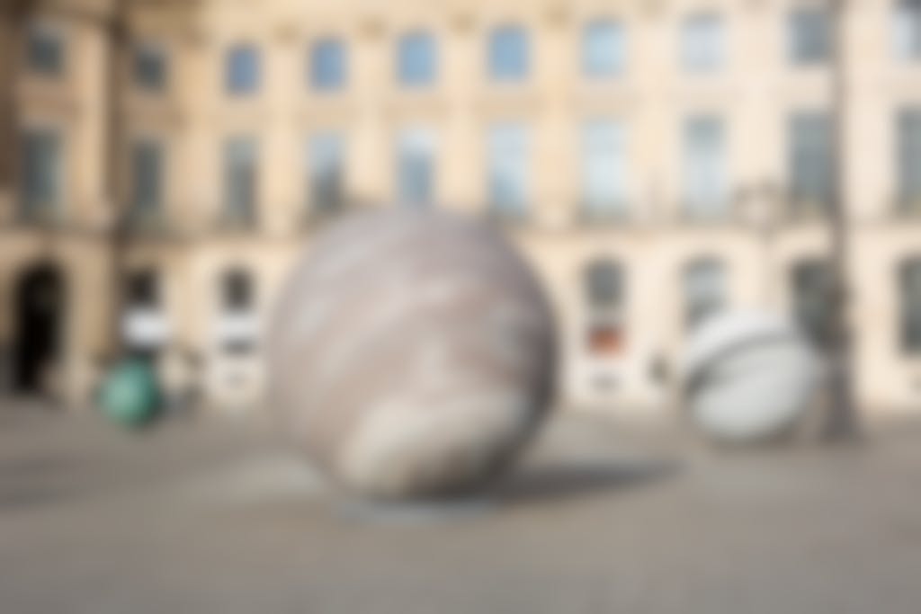Alicja Kwade – Au cours des mondes <br> Place Vendôme, Paris - © Mennour — Viewing room